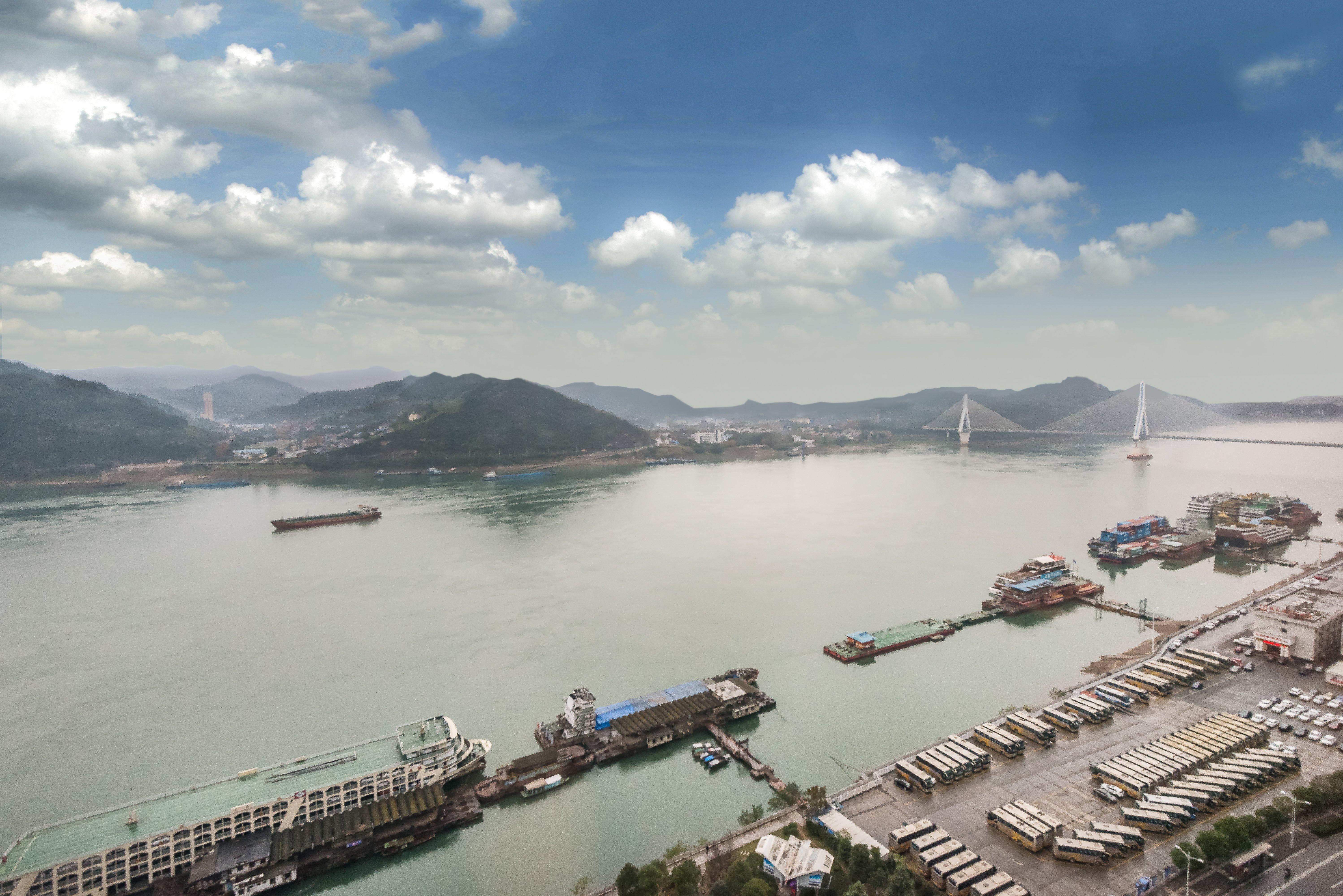 Crowne Plaza Yichang, An Ihg Hotel Exterior photo