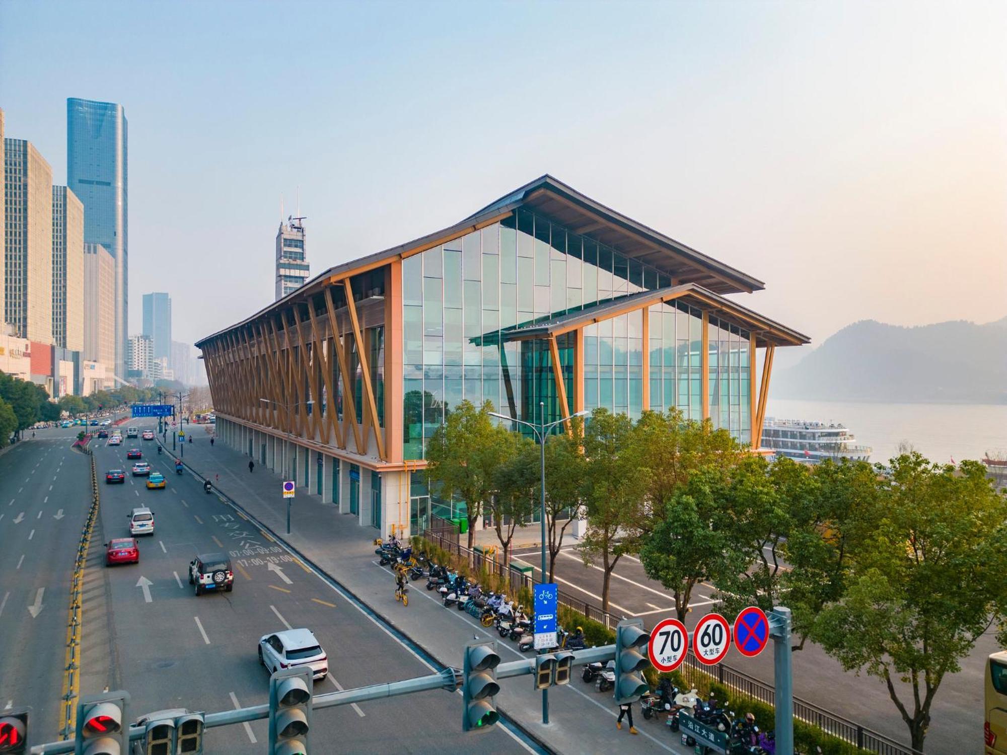 Crowne Plaza Yichang, An Ihg Hotel Exterior photo